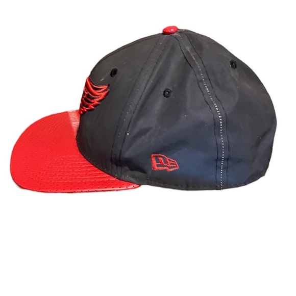 Red wings hat - Picture 3 of 12